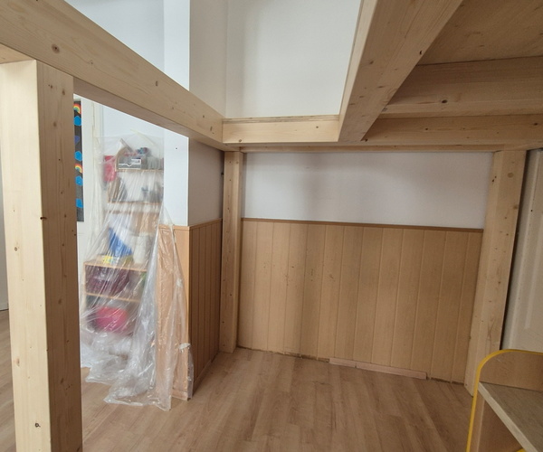 Konstruktion-aus-Leimbindern