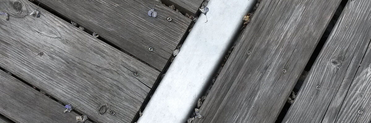vergrautes Holz