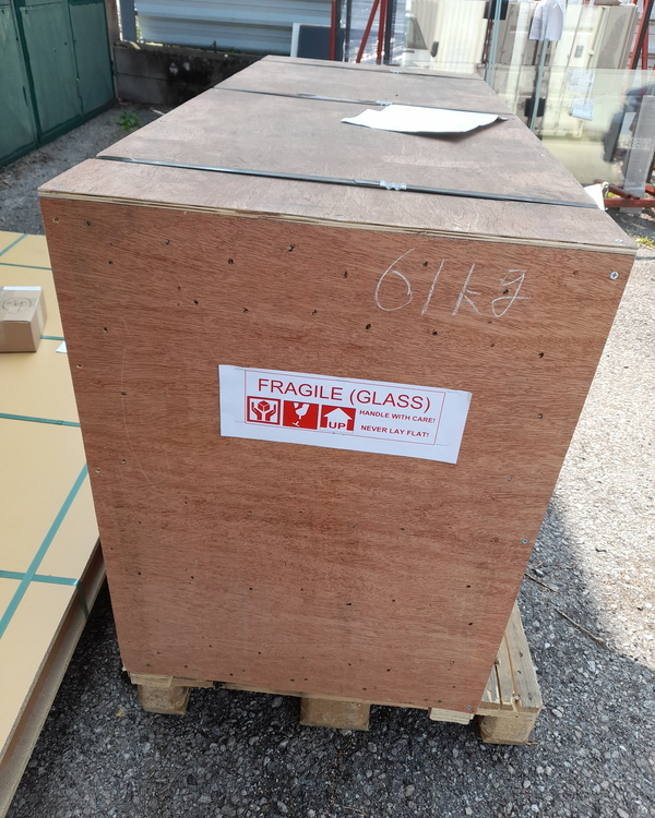 Vakuumglas-aus-Japan-eingetroffen