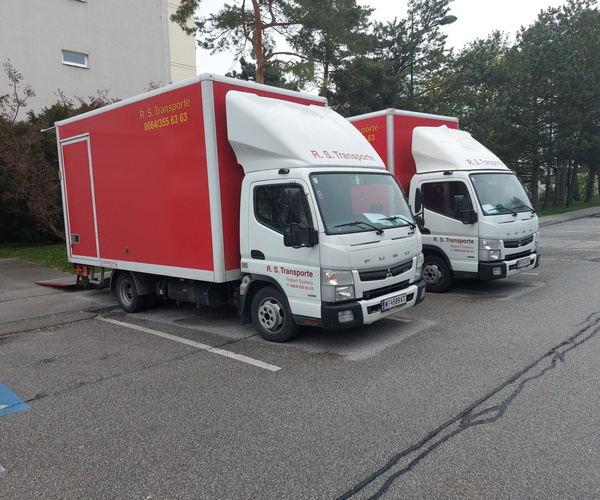 Wohnungsübersiedlung und Möbelmontage - Möbeltransporter