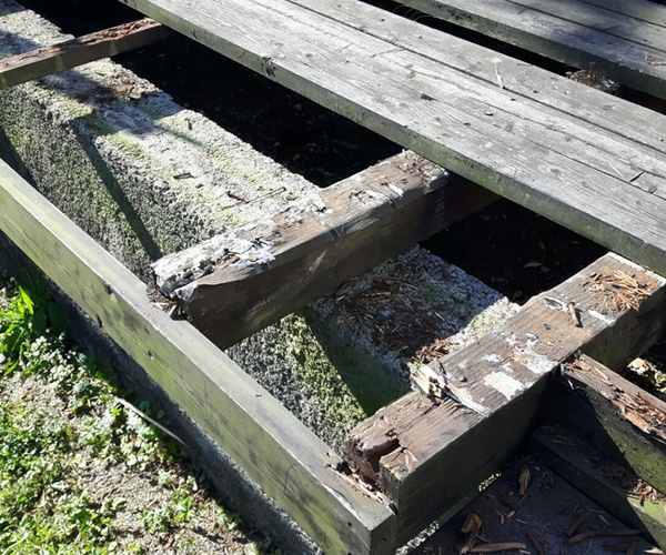 Holzterrasse aus Lärche sanieren - Unterkonstruktion prüfen - erneuern