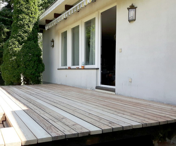 Holzterrasse aus Lärche sanieren - Terrasse wie neu, aber renoviert