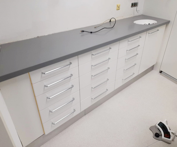 Corian Arbeitsfläche für perfekte Hygiene in der Zahnarztpraxis