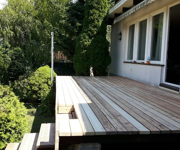 Holzterrasse aus Lärche sanieren - fertiger Terrassenboden